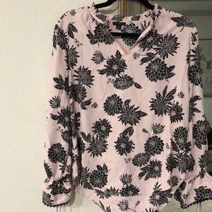 Cute Ann Taylor blouse